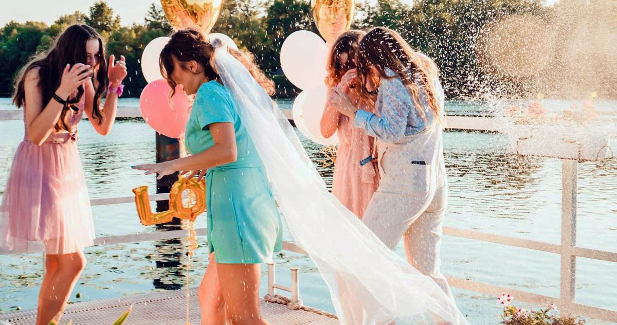 Enterrement De Vie De Jeune Fille